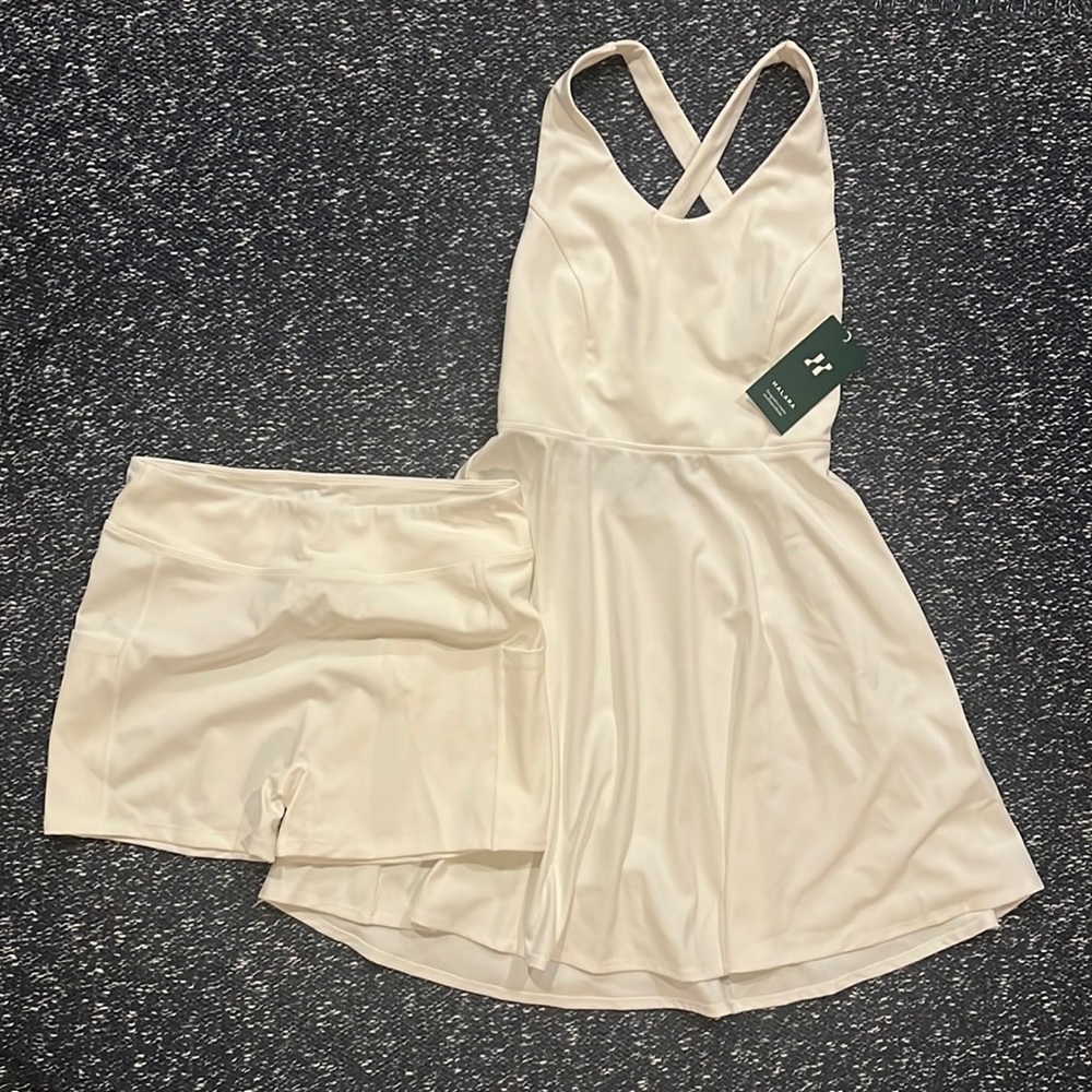 Halara Dress set in white